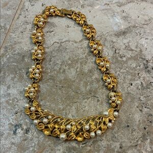 Vintage Napier Chunky Gold Tone Pearl Leaf Necklace Choker - Women Jewelry